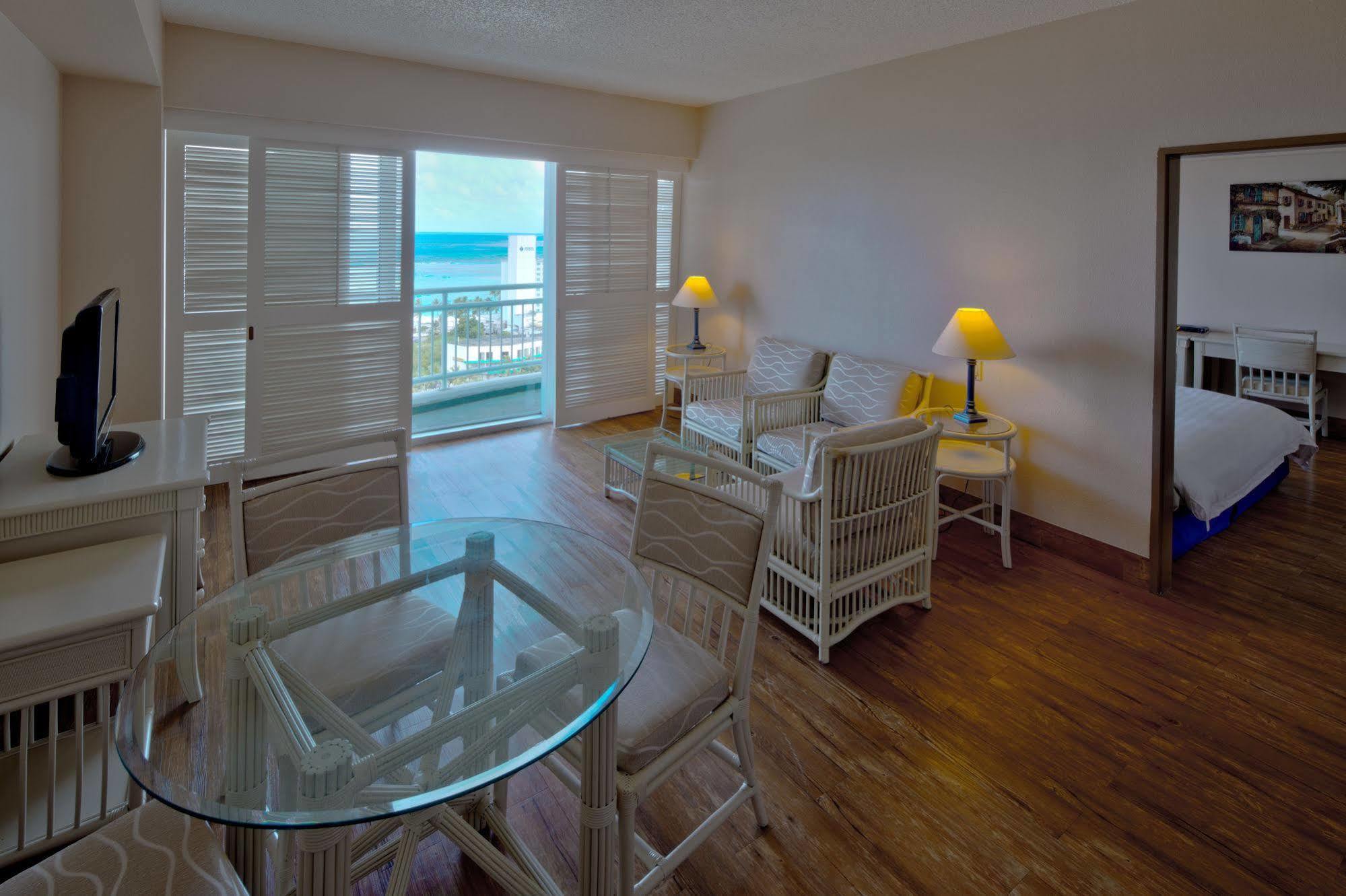 Verona Resort & Spa Tumon Exteriér fotografie